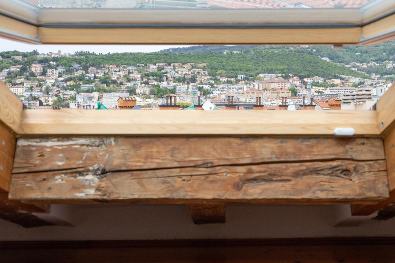 Svevo, Rustico Centrale Con Parcheggio A Триест Екстериор снимка